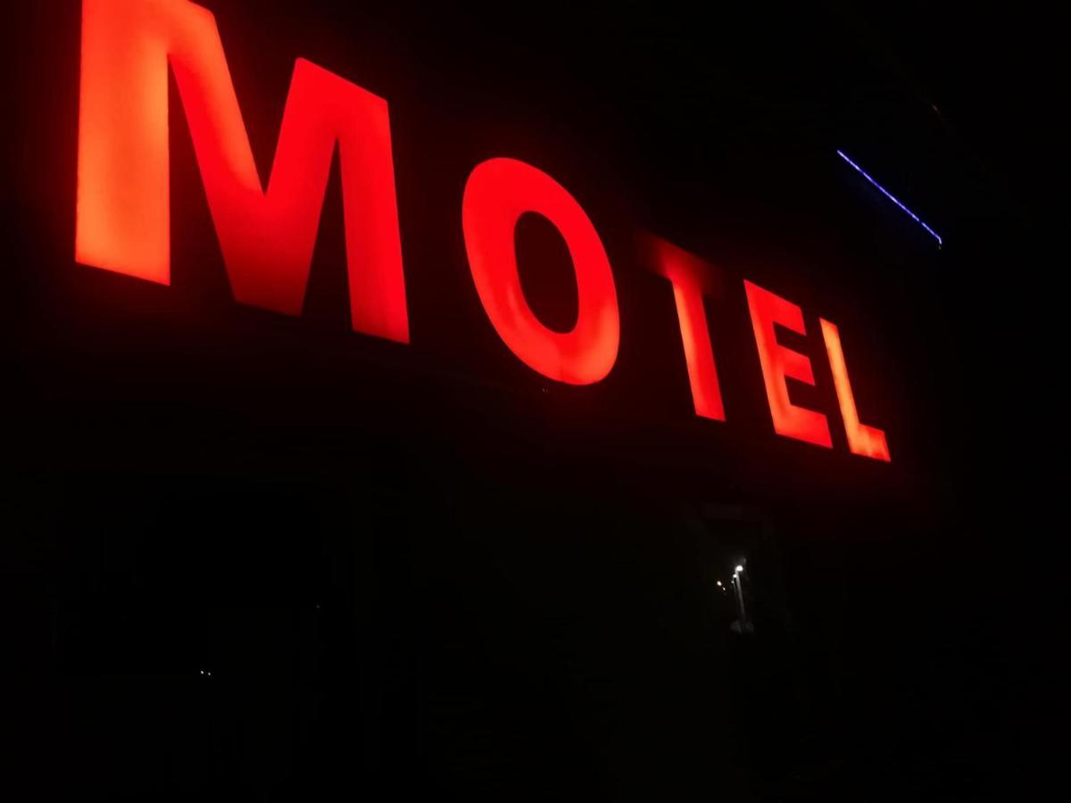 Panama Motel Székesfehérvár Eksteriør billede